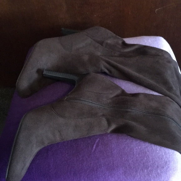 Boots - Picture 2 of 3